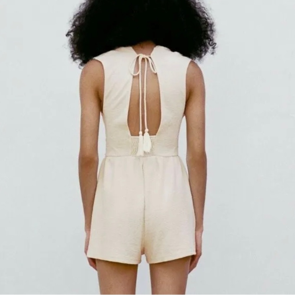 ZARA Textured Ivory Cream Lace Detail Romper Playsuit - Picture 3 of 13